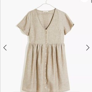 Madewell button front dress. Color is like a gray/dark olive. Worn once.